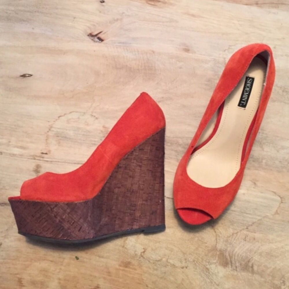 📦 Beautiful orange wedges
